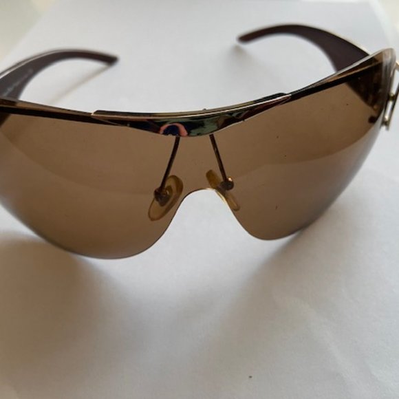 Christian Dior Women Sunglasses with a Gold rims Authentic main image 9